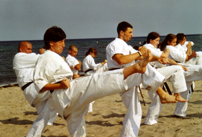 Instruktor Kathrin Gerstnerr 2. Dan Karate